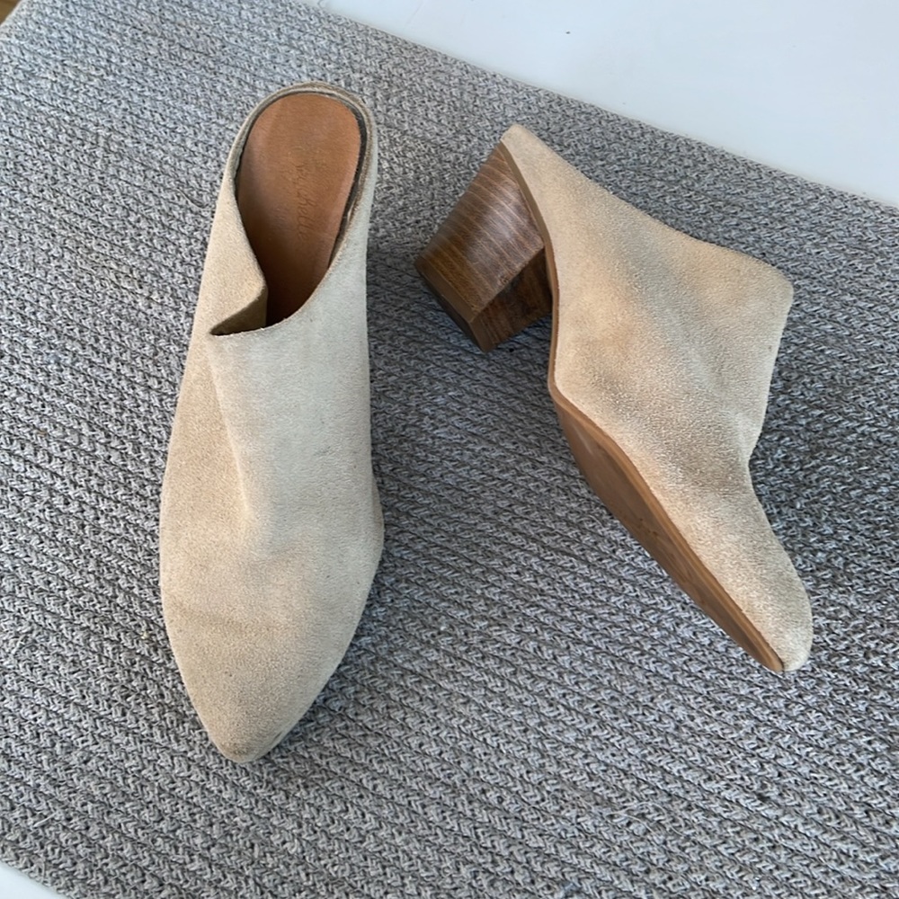 Seychelles Beige Suede Pointed-Toe Mules